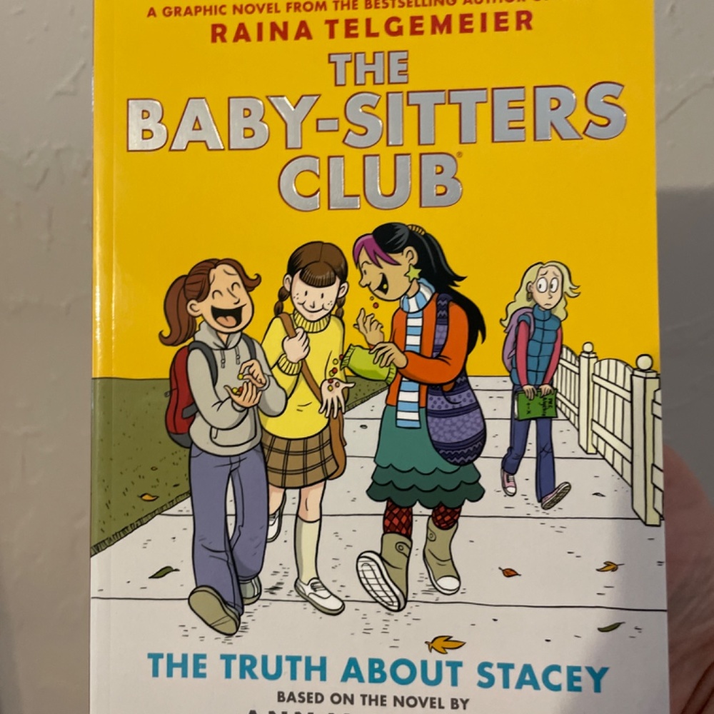 Books - Picture 3 of 8